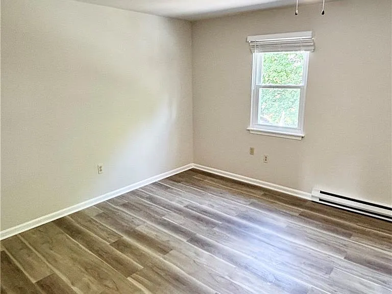15 W Chestnut St — Photo 8