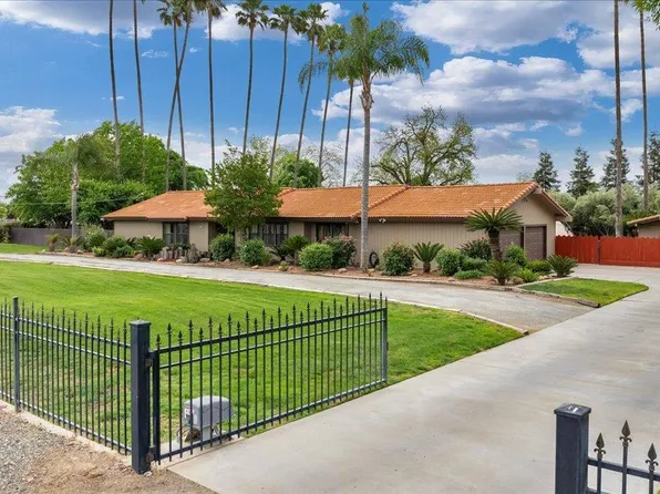 5049 W Lamona Ave, Fresno, CA 93722