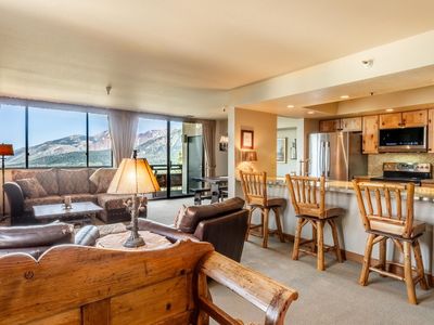20 Bridges Ln #207, Mammoth Lakes, CA, 93546