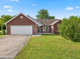 2209 Pinewood Dr, Maryville, TN 37803