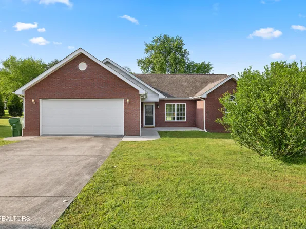 2209 Pinewood Dr, Maryville, TN 37803