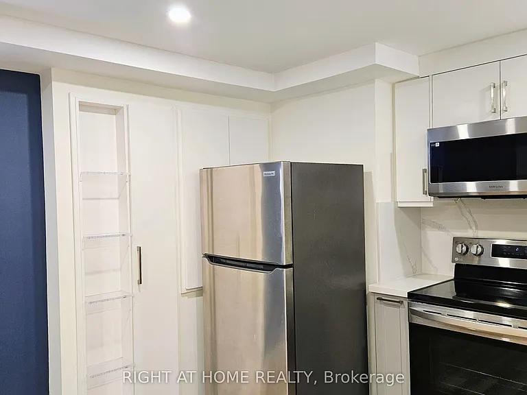 31 Swansea St #BASEMENT — Photo 9