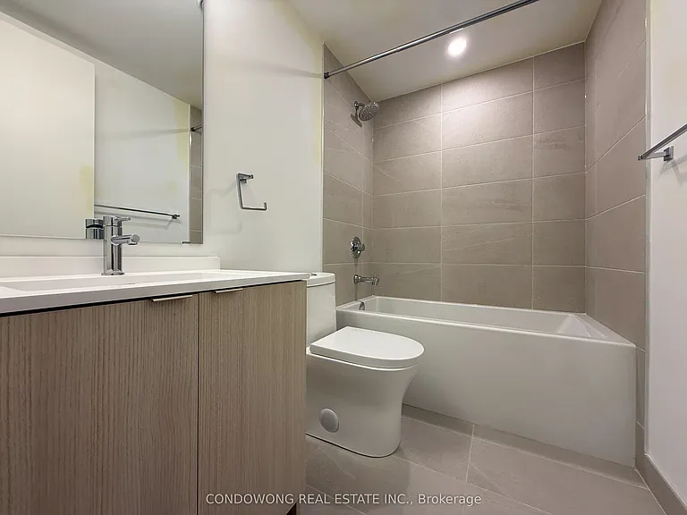 100 Queen St E #1812 — Photo 6