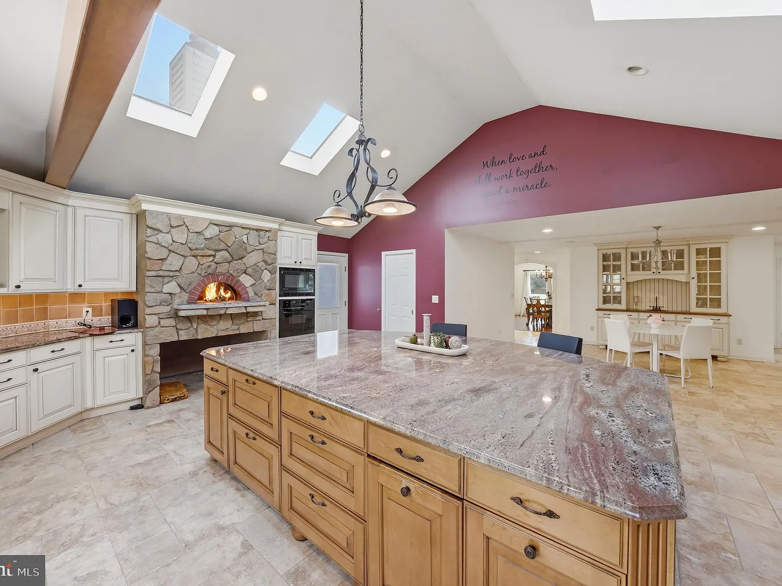 5 bed, 5930 sqft, $5,000 — Photo 3