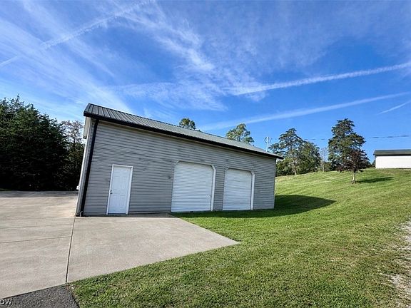 5th image of 1556 McGill Rd