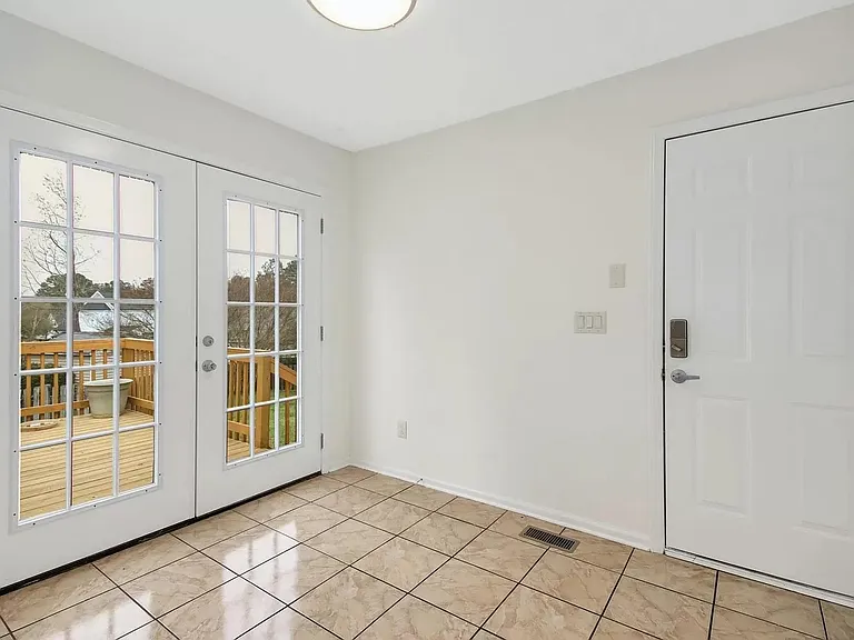 2753 Joyce Ct — Photo 14