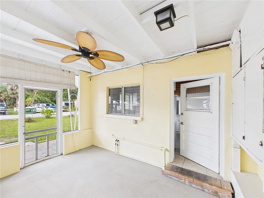 2 bed, 2.0 bath, 1269 sqft, $1,995 — Photo 4