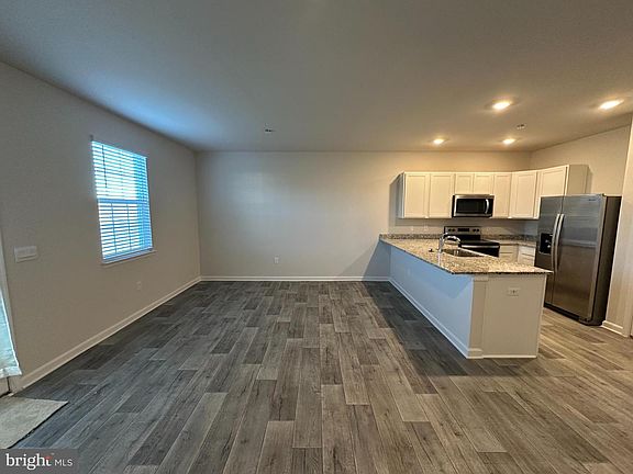 3rd image of 148 Baker Dr