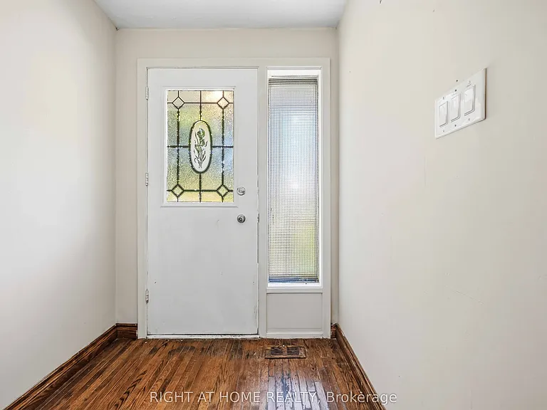 1 Mozart Ave — Photo 4