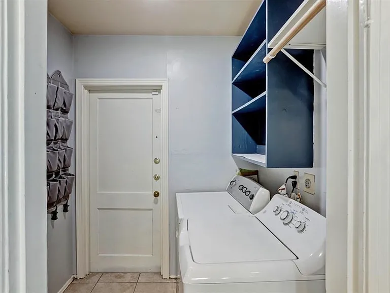 1915 Ansbury Dr — Photo 11