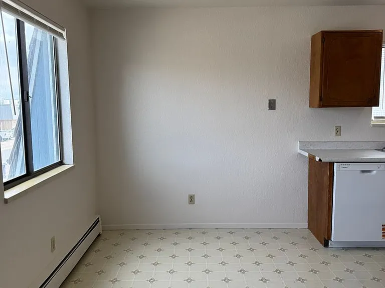 463 Topaz Dr — Photo 4