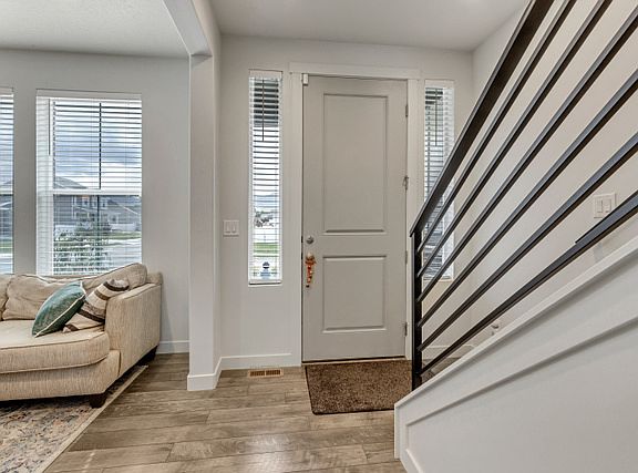 5th image of 8057 S Oakridge Park Dr