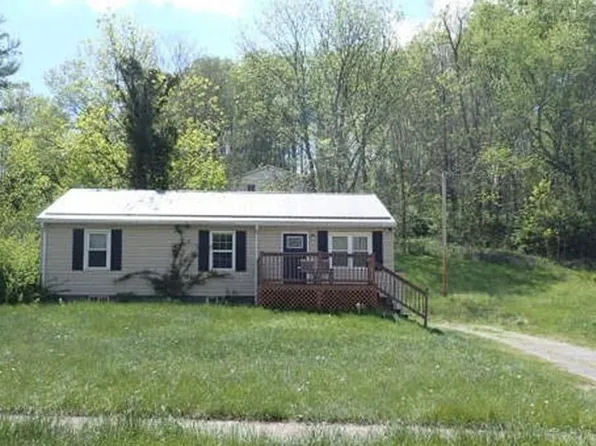 2606 Grassy Branch Rd, Bluefield, WV 24701