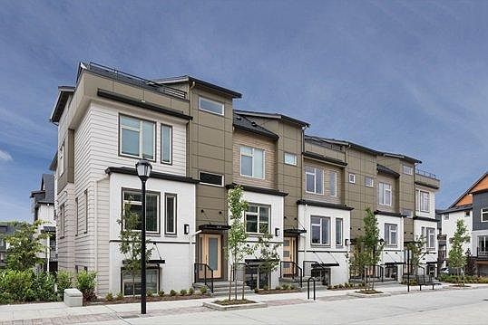 1st image of 907 8th Ave NE