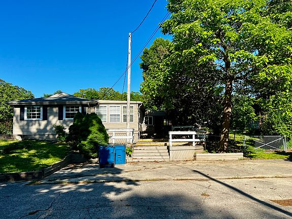 3rd image of 33 Westwood Dr