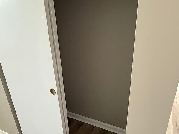5th image of 265 Hedgewood Ct