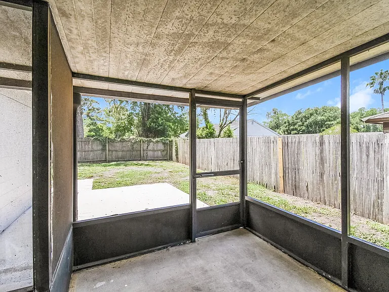 8244 Yolanda Ct — Photo 15