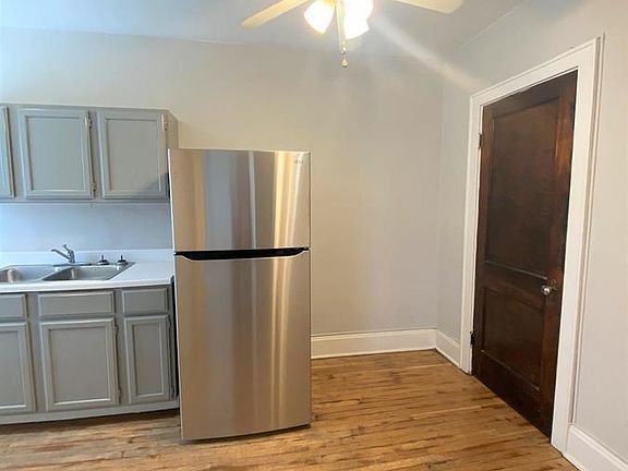 5th image of 261 Lyndhurst Pl APT 305