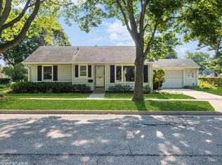 601 S 1st St, Dundee, IL 60118