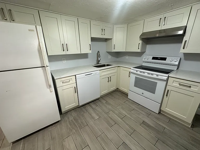 31 Chelsea St — Photo 4