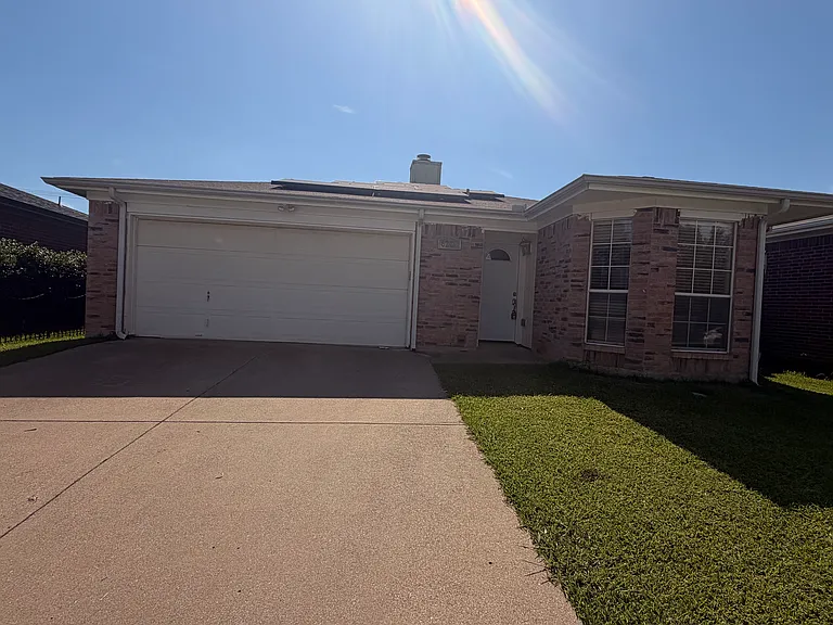 6206 Tidewater Dr — Photo 2