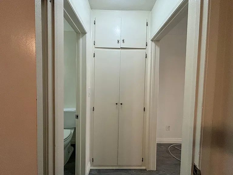 526 E Windsor Rd — Photo 12