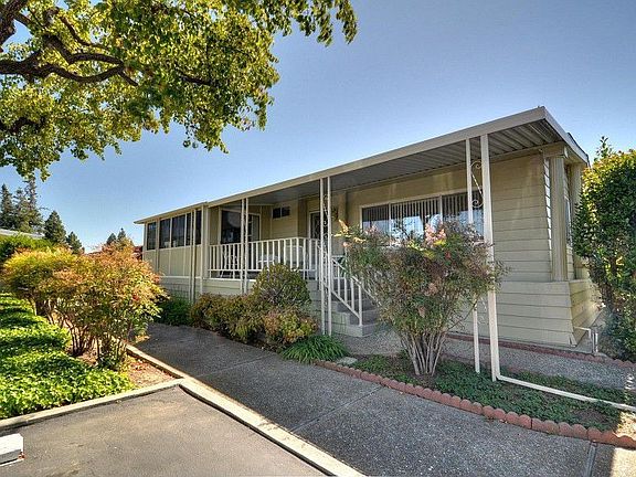 3rd image of 112 Quail Hollow Dr