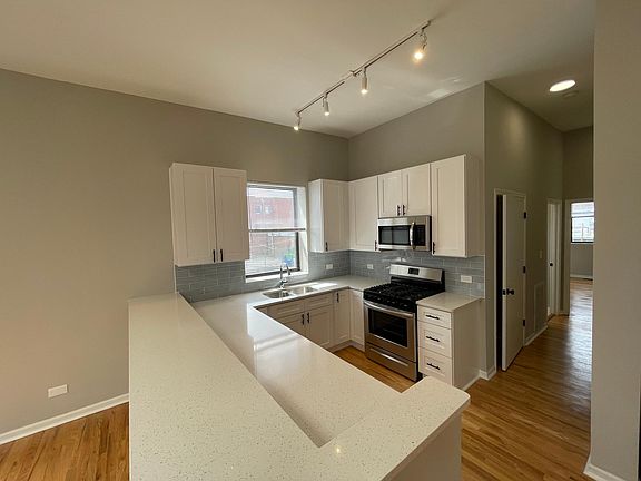 4th image of 4955 N Damen Ave APT 2RS