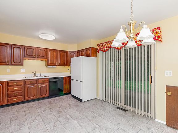 4th image of 4355 Valence Dr