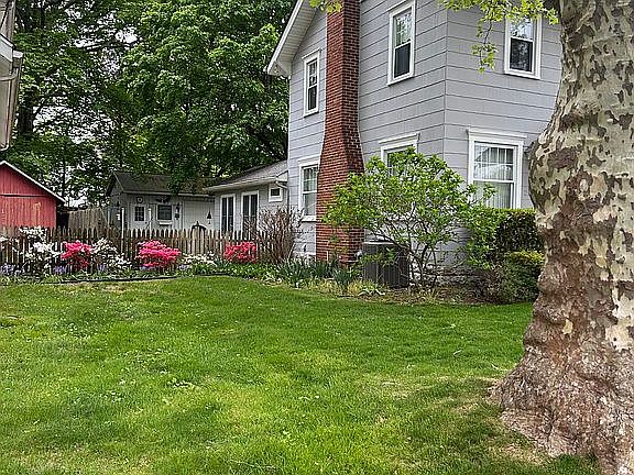 2nd image of 212 Swarthmore Rd