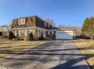 1624 E Dogwood Ln, Mount Prospect, IL