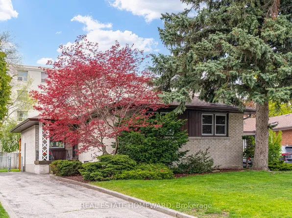 36 Hesketh Ct, Toronto, ON M4A 1M6