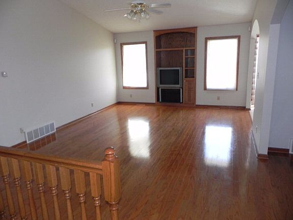 2nd image of 2209 Macron St