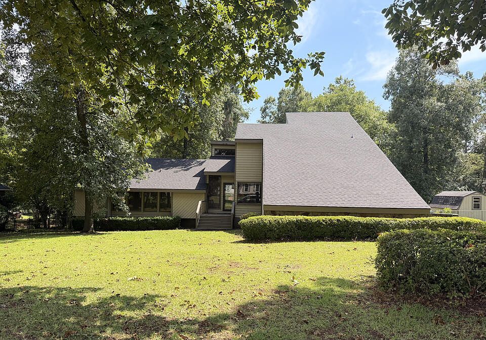 1st image of 2206 Ashford Dr