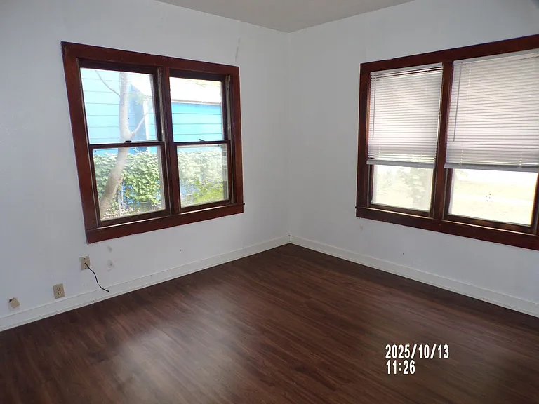 311 E Nevada St — Photo 7