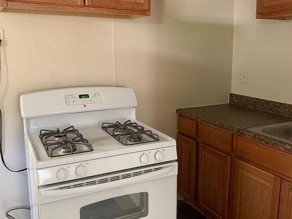 2nd image of 9 Granite St Floor 1