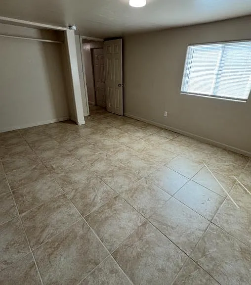 450 W Thurber Rd #6 — Photo 12