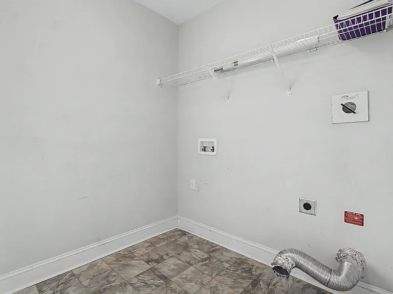 906 Rachel Ln — Photo 27