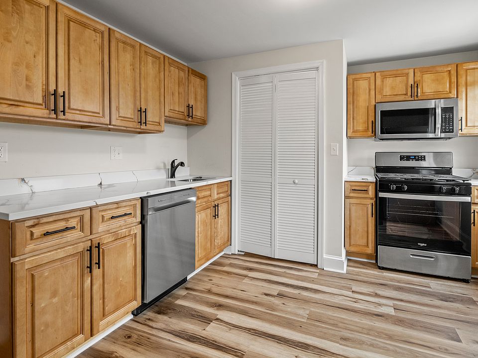2nd image of 308 Elrino St