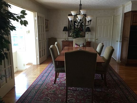 5th image of 340 Milan Dr