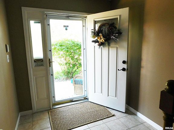 3rd image of 3804 W Richwoods Blvd #2