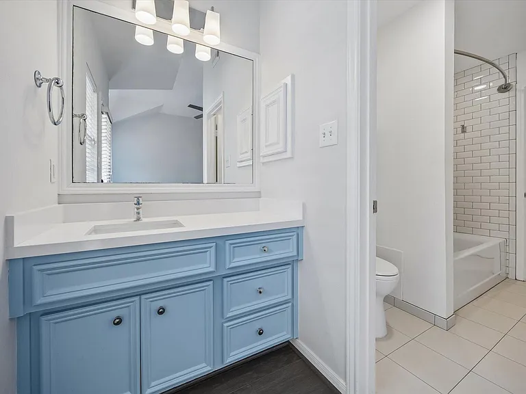 1212 W Alabama St — Photo 6