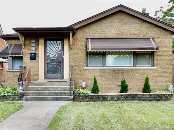 17 W Brayton St, Chicago, IL 60628