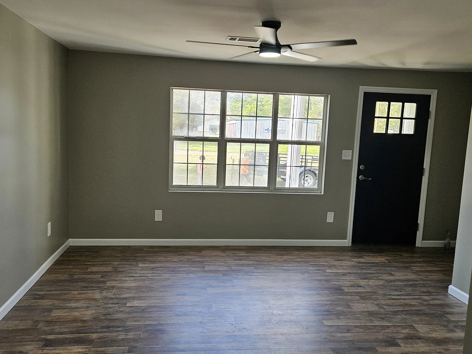 319 Broad St — Photo 1