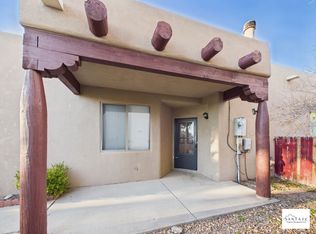 4049 Los Milagros, Santa Fe, NM 87507