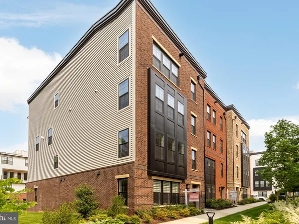 7458 Backett Wood Ter Unit 401, McLean, VA 22102