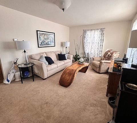 3rd image of 29 E Lemon St