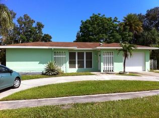313 NE Floresta Dr, Pt Saint Lucie, FL 34953