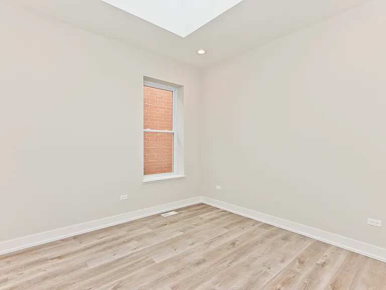 2725 N Ashland Ave #1S — Photo 7