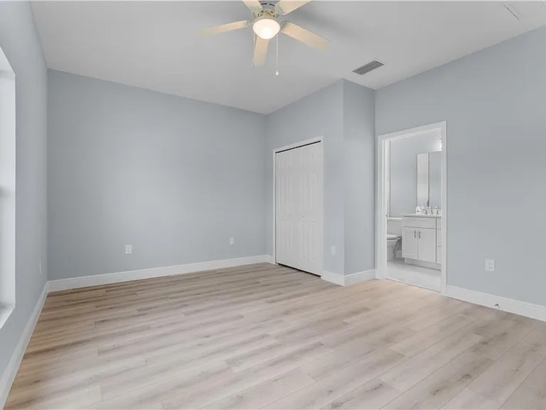 704 Broadway Ave #1 — Photo 17